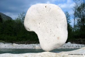 pietra in equilibrio